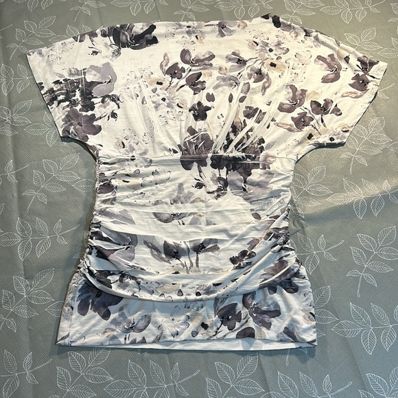 Ladies Maurices Top. - Picture 5 of 8